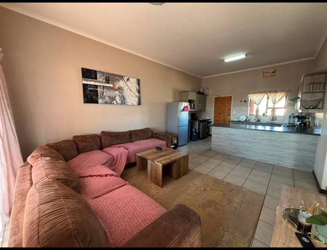 2 BEDROOM APARTMENT FOR SALE IN WILGEHEUWEL